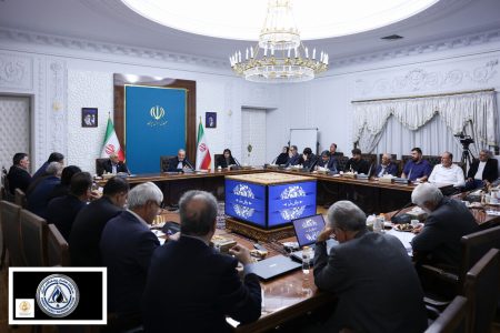 رئیس‌جمهوری در نشست با فعالان بخش حمل‌ونقل بر لزوم مشارکت تشکل‌های صنفی در کاهش قاچاق سوخت تأکید کرد. مسعود پزشکیان در این نشست که با حضور نمایندگان ناوگان حمل‌ونقل کشور، رؤسای انج