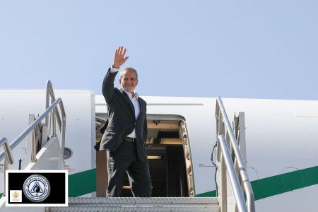 رئیس‌جمهوری ایران برای شرکت در هشتمین نشست سران مجمع کشورهای صادرکننده گاز (GECF) عازم مسکو شد. مسعود پزشکیان، رئیس‌جمهوری، امروز دوشنبه چهارم آبان ماه به منظور حضور در این اجلاس م