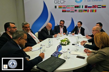 در نشست اخیر مجمع کشورهای صادرکننده گاز (GECF) در مسکو، ایران و جمهوری آذربایجان ظرفیت‌های گسترده همکاری در حوزه انرژی را مورد بررسی قرار دادند. این گفت‌وگوها که در حاشیه بیست‌وهشت