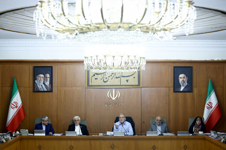 **نشست هفتگی هیئت دولت با ریاست پزشکیان برگزار شد**
