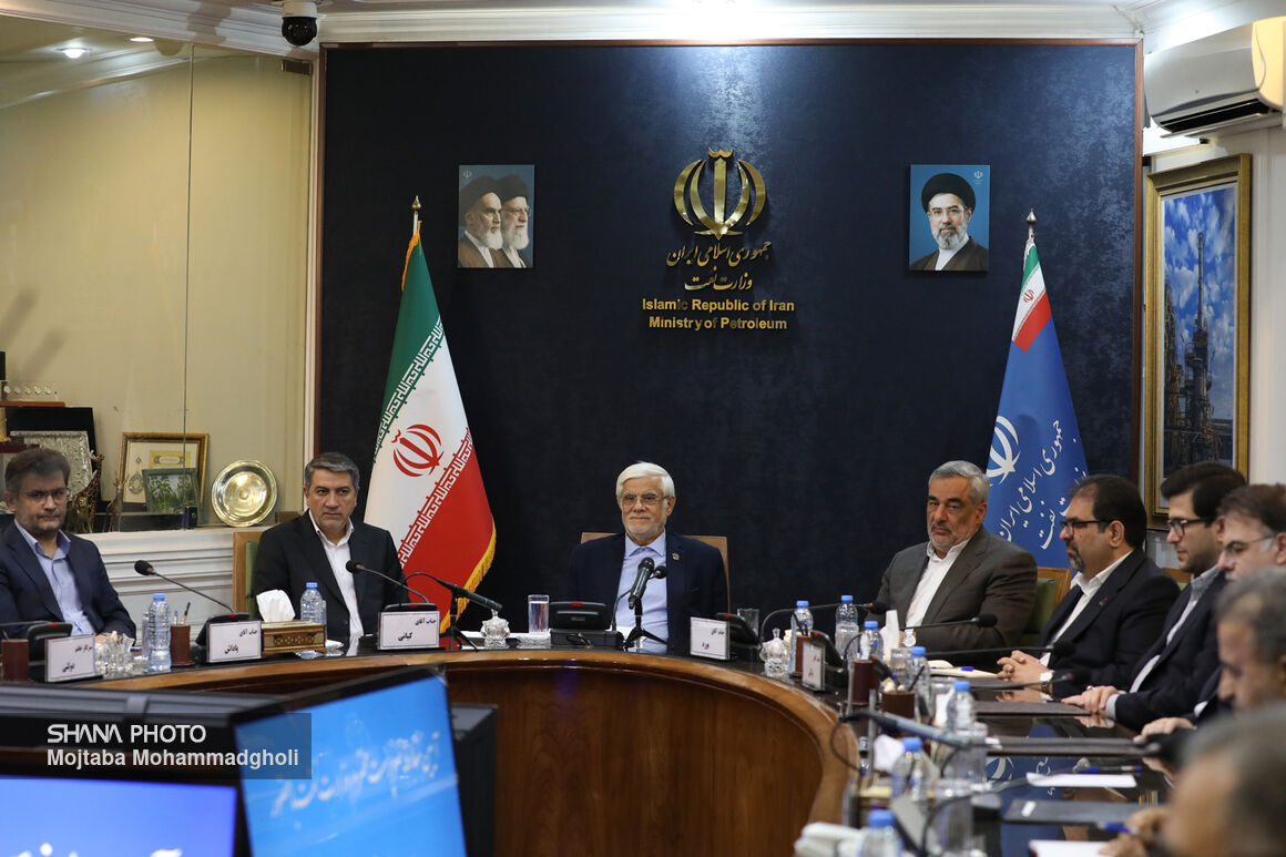 نگاه کارکنان وزارت نفت کاملاً ملی است